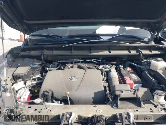 2022 Toyota Highlander LE with VIN 5TDZZRAH4NS096760, listed as a IAAI auction lot 41421802 with 28,379 mi miles and . Bid and sale history available at DreamBid. Image 10.