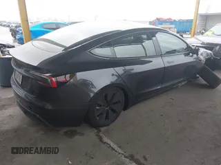 2024 Tesla Model 3 z VIN 5YJ3E1EA3RF737102, wystawiony jako IAAI lot #41562661 z przebiegiem 9 638 mil mil oraz . Historia ofert i sprzedaży dostępna na DreamBid. Obrazek 4.
