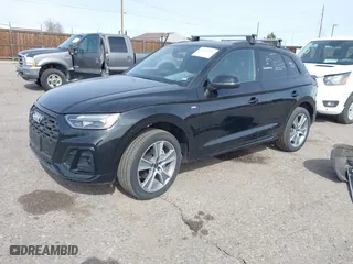 2025 Audi Q5 S line Premium with VIN WA1GAAFY9S2021963, listed as a IAAI auction lot 41840606 with 6,900 mi miles. Bid and sale history available at carsss.com. Image 2.