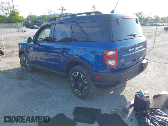 2024 Ford Bronco Sport Outer Banks z VIN 3FMCR9C61RRF36536, wystawiony jako IAAI lot #42363040 z przebiegiem 5 789 mil mil oraz . Historia ofert i sprzedaży dostępna na DreamBid. Obrazek 3.
