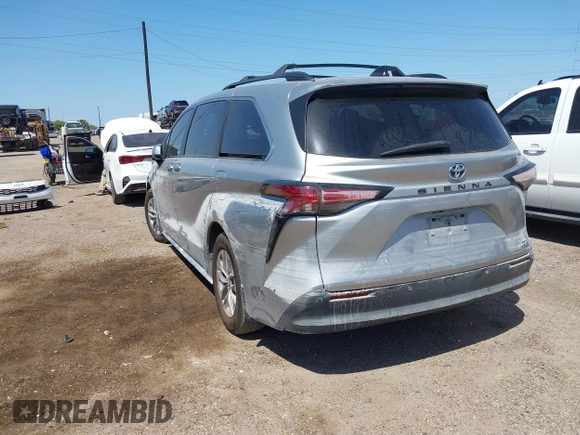 2021 Toyota Sienna XLE z VIN 5TDYRKEC1MS027959, wystawiony jako IAAI lot #42018160 z przebiegiem Nie podano mil oraz . Historia ofert i sprzedaży dostępna na DreamBid. Obrazek 3.