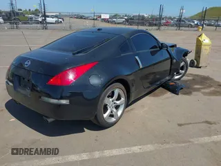 2008 Nissan 350Z Grand Touring with VIN JN1BZ34EX8M750793, listed as a IAAI auction lot 42093716 with 124,386 mi miles. Bid and sale history available at carsss.com. Image 4.