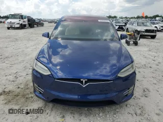 2016 Tesla Model X 70D z VIN 5YJXCBE27GF007972, wystawiony jako Copart lot #53945325 z przebiegiem 83 395 mil mil oraz Szkody całkowita. Historia ofert i sprzedaży dostępna na DreamBid. Obrazek 5.