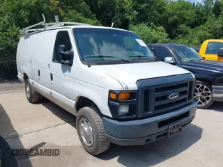 2013 Ford Econoline Cargo Commercial z VIN 1FTSS3EL6DDA11915, wystawiony jako IAAI lot #42404089 z przebiegiem 332 717 mil mil oraz . Historia ofert i sprzedaży dostępna na DreamBid. Obrazek 1.
