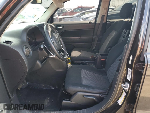 2014 Jeep Patriot Latitude z VIN 1C4NJRFB7ED709055, wystawiony jako Copart lot #52154995 z przebiegiem 136 332 mil mil oraz Szkoda całkowita • Salvage title. Historia ofert i sprzedaży dostępna na DreamBid. Obrazek 7.