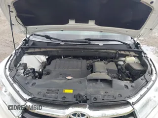 2016 Toyota Highlander XLE z VIN 5TDJKRFH6GS260362, wystawiony jako IAAI lot #42337581 z przebiegiem 69 619 mil mil oraz . Historia ofert i sprzedaży dostępna na DreamBid. Obrazek 10.
