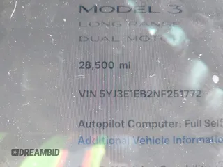2022 Tesla Model 3 Long Range z VIN 5YJ3E1EB2NF251772, wystawiony jako IAAI lot #41773684 z przebiegiem 28 500 mil mil oraz . Historia ofert i sprzedaży dostępna na DreamBid. Obrazek 7.