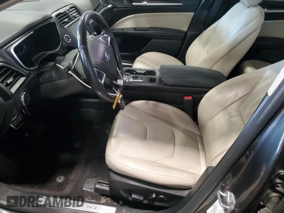 2017 Ford Fusion Titanium z VIN 3FA6P0D93HR303905, wystawiony jako Copart lot #63621745 z przebiegiem 120 249 mil mil oraz Szkoda całkowita • Salvage title. Historia ofert i sprzedaży dostępna na DreamBid. Obrazek 7.