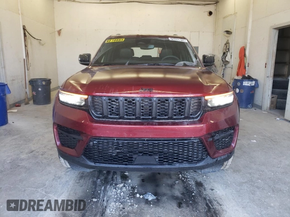 2023 Jeep Grand Cherokee Laredo with VIN 1C4RJGAG4PC595307, listed as a Copart auction lot 70493813 with 11,792 mi miles and Clean title. Bid and sale history available at DreamBid. Image 5.