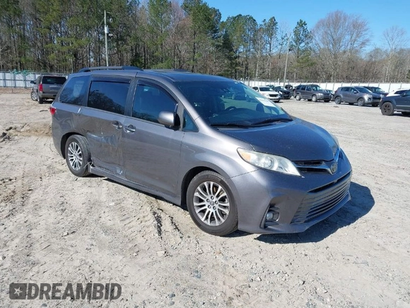 2018 Toyota Sienna XLE Auto Access Seat with VIN 5TDYZ3DC4JS958698, listed as a IAAI auction lot 41815340 with 164,903 mi miles. Bid and sale history available at carsss.com. Image 1.