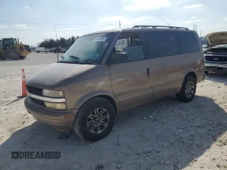 2000 Chevrolet Astro with VIN 1GNDM19WXYB150711, listed as a Copart auction lot 44246285 with 306,565 mi miles and Salvage Title. Bid and sale history available at carsss.com. Image 1.