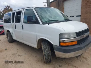 2009 Chevrolet Express Passenger z VIN 1GAGG25K991123960, wystawiony jako IAAI lot #41722222 z przebiegiem 229 339 mil mil oraz . Historia ofert i sprzedaży dostępna na DreamBid. Obrazek 1.