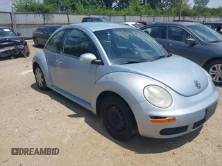2010 Volkswagen Beetle with VIN 3VWPG3AG3AM005180, listed as a IAAI auction lot 42726584 with 134,830 mi miles and . Bid and sale history available at DreamBid. Image 1.