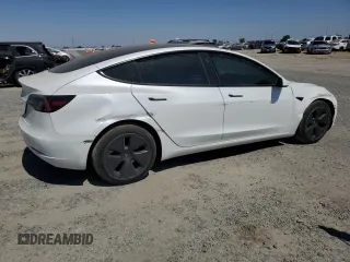 2023 Tesla Model 3 z VIN 5YJ3E1EA6PF540776, wystawiony jako Copart lot #59879575 z przebiegiem 19 320 mil mil oraz Szkoda całkowita • Salvage title. Historia ofert i sprzedaży dostępna na DreamBid. Obrazek 3.