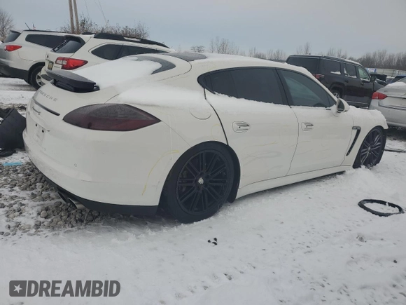2012 Porsche Panamera S z VIN WP0AB2A73CL062114, wystawiony jako Copart lot #84813274 z przebiegiem 101 807 mil mil oraz Czysty tytuł • Clean title. Historia ofert i sprzedaży dostępna na DreamBid. Obrazek 3.