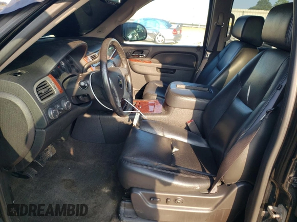 2014 Chevrolet Tahoe LTZ с VIN 1GNSKCE07ER137878, выставлен на аукционе Copart как лот 59905605 с пробегом 213 584 миль миль и Списание • Salvage title. История ставок и продаж доступна на DreamBid. Изображение 7.