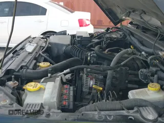 2008 Jeep Wrangler Unlimited Sahara z VIN 1J4GA59188L587606, wystawiony jako IAAI lot #43082389 z przebiegiem 120 757 mil mil oraz . Historia ofert i sprzedaży dostępna na DreamBid. Obrazek 20.