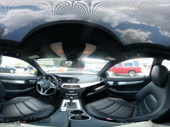 2013 Mercedes-Benz C 250 с VIN WDDGJ4HB3DF944912, выставлен на аукционе IAAI как лот 42411650 с пробегом 91 362 миль миль и . История ставок и продаж доступна на DreamBid. Изображение 19.