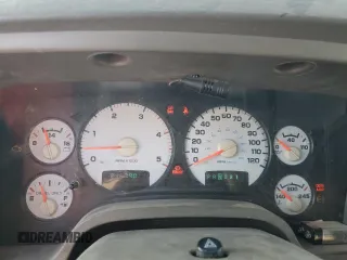 2005 Dodge 2500 SLT z VIN 3D7KS28C65G848499, wystawiony jako Copart lot #44324185 z przebiegiem 246 790 mil mil oraz Czysty tytuł • Clean title. Historia ofert i sprzedaży dostępna na DreamBid. Obrazek 9.