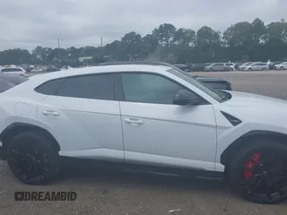 2020 Lamborghini Urus z VIN ZPBUA1ZL9LLA10233, wystawiony jako IAAI lot #39731921 z przebiegiem 41 071 mil mil oraz . Historia ofert i sprzedaży dostępna na DreamBid. Obrazek 13.
