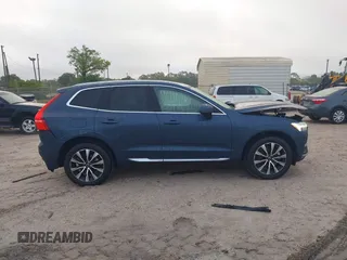 2023 Volvo XC60 Plus Bright Theme with VIN YV4L12RN4P1375945, listed as a IAAI auction lot 41945980 with 27,609 mi miles. Bid and sale history available at carsss.com. Image 13.