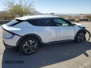 2024 Kia EV6 Wind with VIN KNDC34LAXR5213764, listed as a Copart auction lot 73032434 with 3,239 mi miles and Salvage Title. Bid and sale history available at carsss.com. Image 3.