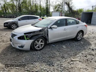 2015 Nissan Altima SV z VIN 1N4AL3AP8FC216720, wystawiony jako Copart lot #53835605 z przebiegiem 151 746 mil mil oraz Szkoda całkowita • Salvage title. Historia ofert i sprzedaży dostępna na DreamBid. Obrazek 1.