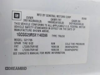 1999 Chevrolet City Express Cargo z VIN 1GCGG29R5X1148396, wystawiony jako IAAI lot #42494492 z przebiegiem 113 232 mil mil oraz . Historia ofert i sprzedaży dostępna na DreamBid. Obrazek 9.