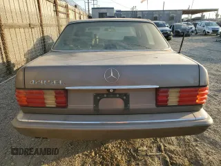 1989 Mercedes-Benz 420 with VIN WDBCA35E0KA476762, listed as a Copart auction lot 82221624 with 135,538 mi miles and Clean Title. Bid and sale history available at carsss.com. Image 6.