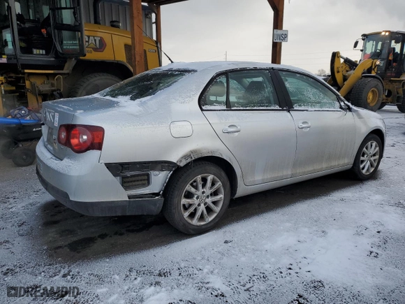 2010 Volkswagen Jetta Sedan Limited with VIN 3VWAZ7AJ5AM130149, listed as a Copart auction lot 45914745 with 124,163 mi miles and Salvage Title. Bid and sale history available at carsss.com. Image 3.