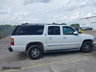 2002 Chevrolet Suburban LS with VIN 3GNEC16Z92G208330, listed as a IAAI auction lot 41907799 with 469,040 mi miles. Bid and sale history available at carsss.com. Image 6.