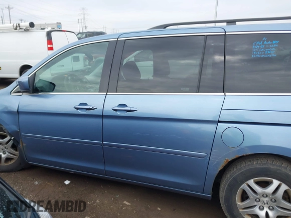 2007 Honda Odyssey EX with VIN 5FNRL38447B067235, listed as a IAAI auction lot 41899502 with 201,798 mi miles. Bid and sale history available at carsss.com. Image 15.