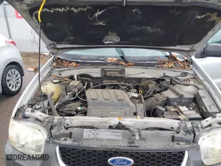 2002 Ford Escape Limited with VIN 1FMCU04152KA38640, listed as a IAAI auction lot 41895674 with 106,449 mi miles. Bid and sale history available at carsss.com. Image 10.