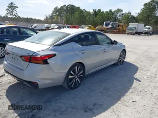2022 Nissan Altima SR with VIN 1N4BL4CV1NN332933, listed as a IAAI auction lot 41718190 with 88,692 mi miles and . Bid and sale history available at carsss.com. Image 4.