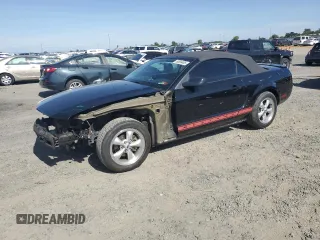 2008 Ford Mustang Deluxe z VIN 1ZVHT84N385113015, wystawiony jako Copart lot #56558495 z przebiegiem 120 085 mil mil oraz Szkoda całkowita • Salvage title. Historia ofert i sprzedaży dostępna na DreamBid. Obrazek 1.