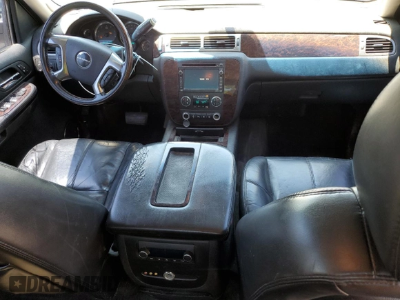 2007 GMC Sierra Denali z VIN 2GTEK638271695441, wystawiony jako Copart lot #57861314 z przebiegiem 233 123 mil mil oraz Szkody całkowita. Historia ofert i sprzedaży dostępna na DreamBid. Obrazek 8.