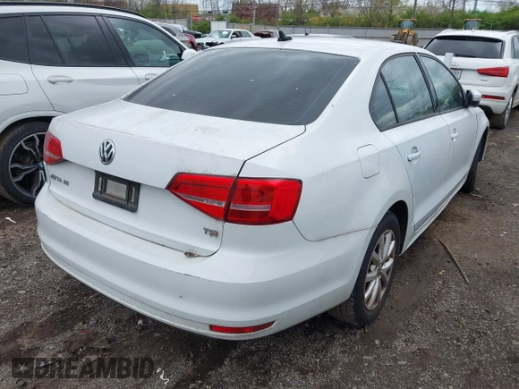 2015 Volkswagen Jetta Sedan 1.8T SE with VIN 3VWD17AJXFM324736, listed as a IAAI auction lot 42038277 with 151,817 mi miles. Bid and sale history available at carsss.com. Image 4.