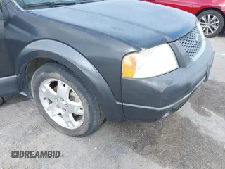 2007 Ford Freestyle Limited with VIN 1FMDK06167GA23940, listed as a IAAI auction lot 41888197 with 123,928 mi miles. Bid and sale history available at carsss.com. Image 6.