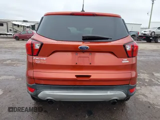 2019 Ford Escape SE z VIN 1FMCU0GD2KUC52592, wystawiony jako IAAI lot #41939458 z przebiegiem 101 029 mil mil oraz . Historia ofert i sprzedaży dostępna na DreamBid. Obrazek 17.