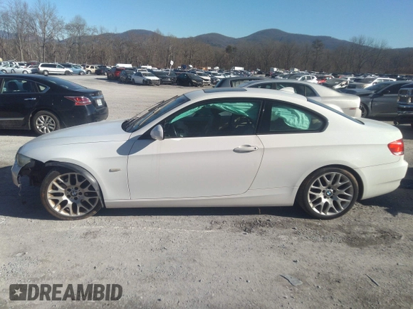 2010 BMW 3 Series 328i with VIN WBAWB3C58AP139280, listed as a IAAI auction lot 41390262 with 137,928 mi miles. Bid and sale history available at carsss.com. Image 14.