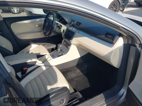 2010 Volkswagen CC Lux Limited Edition z VIN WVWHN7ANXAE565352, wystawiony jako IAAI lot #42032313 z przebiegiem 192 374 mil mil oraz . Historia ofert i sprzedaży dostępna na DreamBid. Obrazek 5.