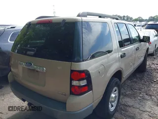 2006 Ford Explorer XLS with VIN 1FMEU62E06UB34638, listed as a IAAI auction lot 42069223 with 285,666 mi miles. Bid and sale history available at carsss.com. Image 4.