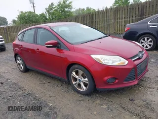 2014 Ford Focus SE z VIN 1FADP3K29EL292935, wystawiony jako IAAI lot #42523255 z przebiegiem 189 312 mil mil oraz . Historia ofert i sprzedaży dostępna na DreamBid. Obrazek 1.