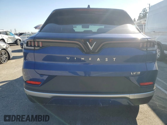 2023 VinFast VF 8 Plus z VIN RLLV1AFA2PH001726, wystawiony jako Copart lot #78890274 z przebiegiem 4 970 mil mil oraz Szkoda całkowita • Salvage title. Historia ofert i sprzedaży dostępna na DreamBid. Obrazek 6.