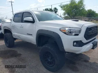 2017 Toyota Tacoma SR5 with VIN 5TFCZ5AN1HX116806, listed as a IAAI auction lot 41839628 with 90,197 mi miles. Bid and sale history available at carsss.com. Image 1.