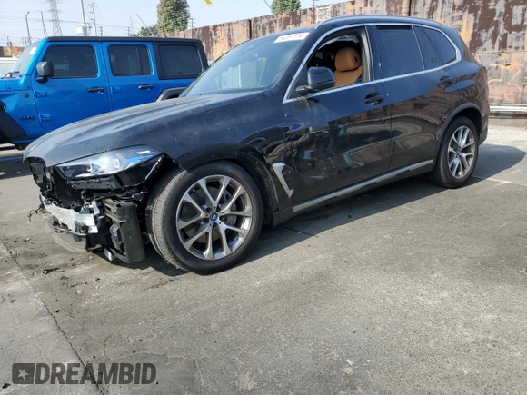 2024 BMW X5 xDrive50e with VIN 5UX43EU02R9S55904, listed as a Copart auction lot 83061374 with 0 mi miles and Salvage Title. Bid and sale history available at carsss.com. Image 1.