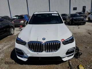 2019 BMW X5 xDrive40i with VIN 5UXCR6C59KLK82555, listed as a Copart auction lot 50211965 with 40,680 mi miles and Salvage Title. Bid and sale history available at carsss.com. Image 5.