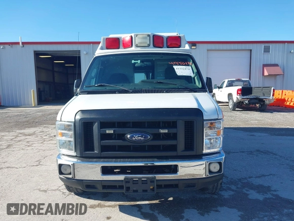 2009 Ford E-Series Commercial z VIN 1FDSS34P09DA67288, wystawiony jako IAAI lot #41332474 z przebiegiem 490 612 mil mil oraz . Historia ofert i sprzedaży dostępna na DreamBid. Obrazek 6.