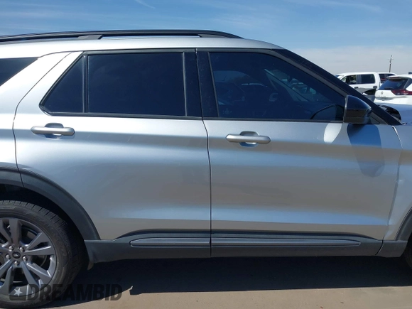 2022 Ford Explorer XLT with VIN 1FMSK8DH4NGC48733, listed as a IAAI auction lot 41884548 with 62,081 mi miles. Bid and sale history available at carsss.com. Image 13.