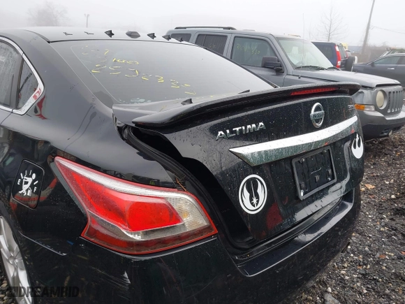 2013 Nissan Altima 3.5 SL with VIN 1N4BL3AP7DC137086, listed as a IAAI auction lot 41737354 with 140,208 mi miles. Bid and sale history available at carsss.com. Image 6.